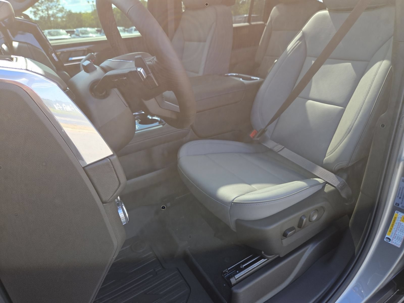New 2026 GMC Yukon XL Elevation w/ Elevation Premium Package AWD/4WD image 31