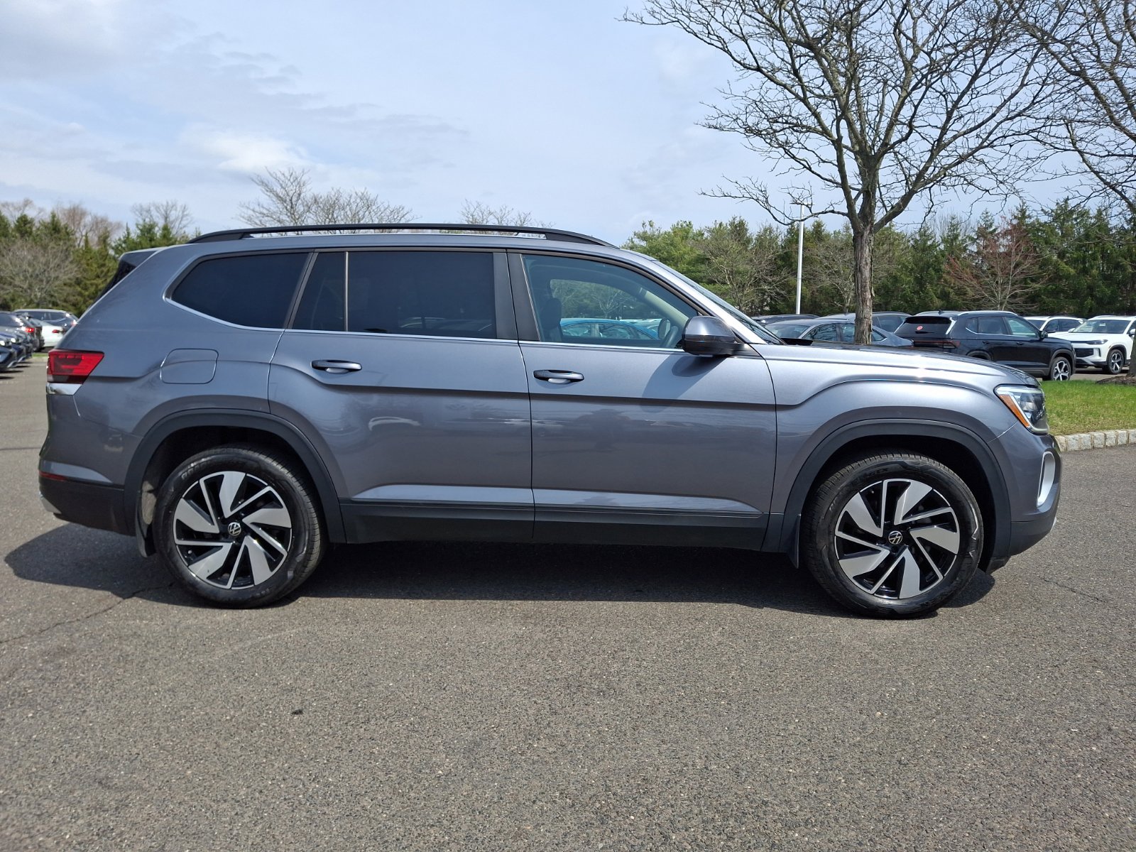 Certified 2024 Volkswagen Atlas SE image 7