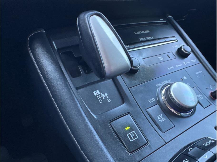 Used 2017 Lexus CT 200h image 20