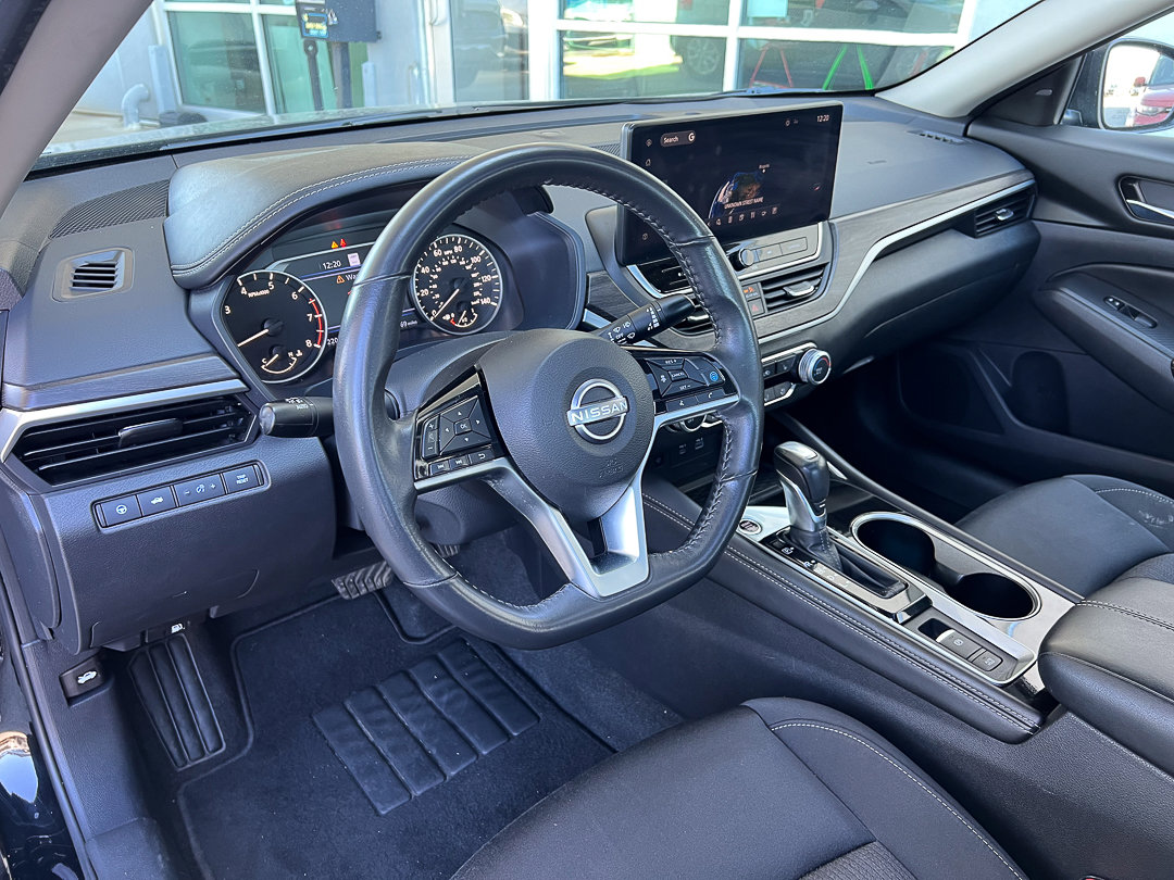 Used 2024 Nissan Altima 2.5 SV w/ SV Premium Package image 14
