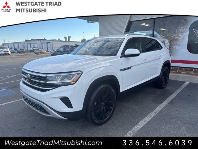 Used 2023 Volkswagen Atlas Cross Sport SE image 3