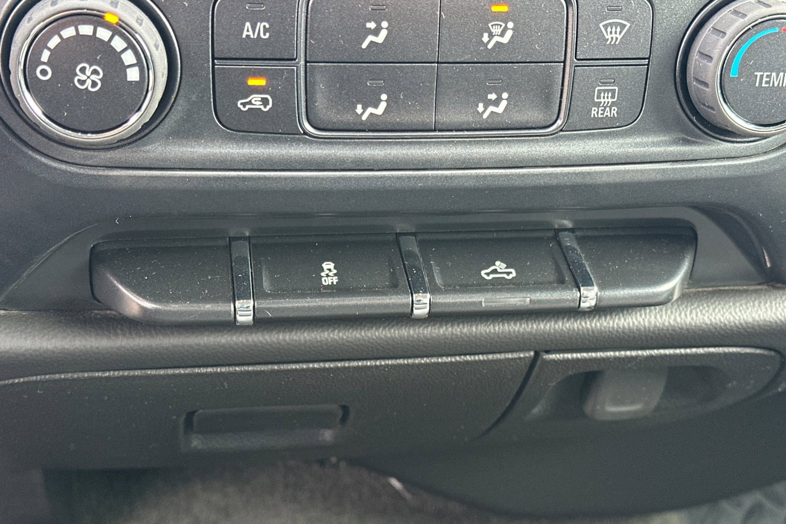 Used 2018 Chevrolet Silverado 1500 Custom w/ Custom Convenience Package image 30