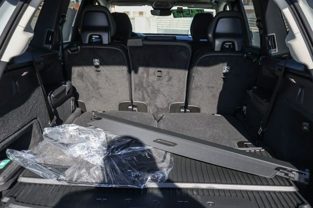 Used 2025 Volvo XC90 T8 Plus w/ Protection Package Premier AWD/4WD image 24