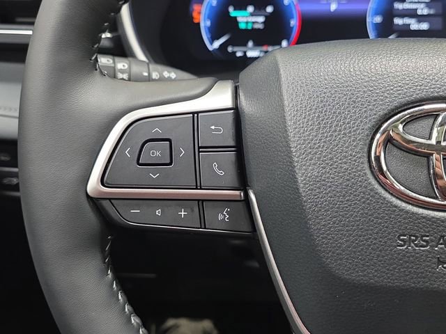 Certified 2025 Toyota Highlander Limited image 13
