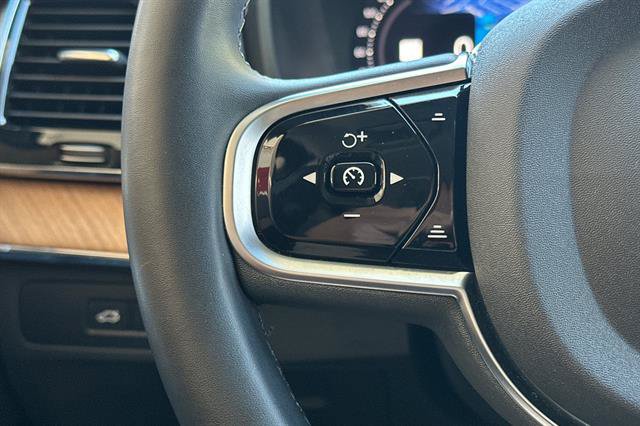 Certified 2025 Volvo XC90 T8 Plus w/ Protection Package Premier AWD/4WD image 27