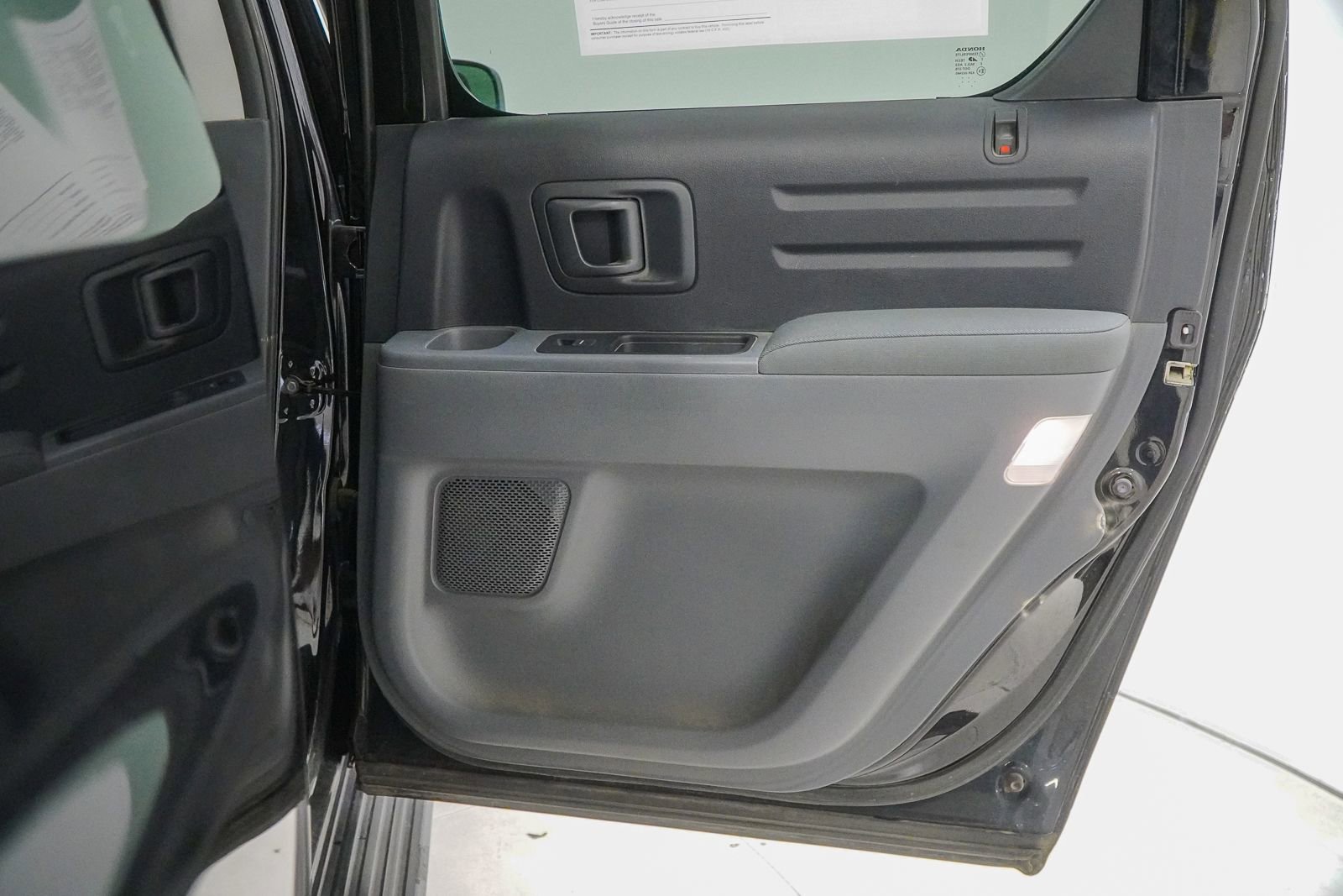 Used 2007 Honda Ridgeline RTX image 37