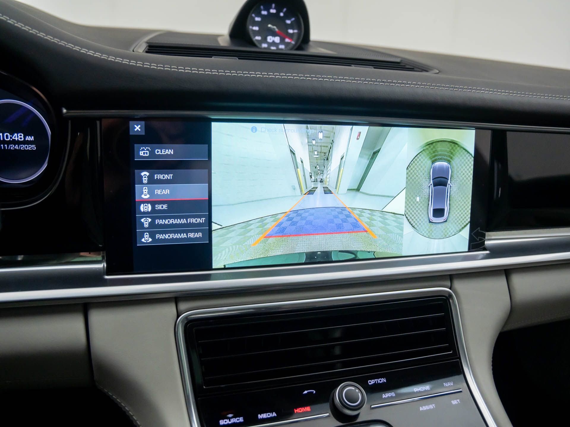 Used 2020 Porsche Panamera GTS image 27