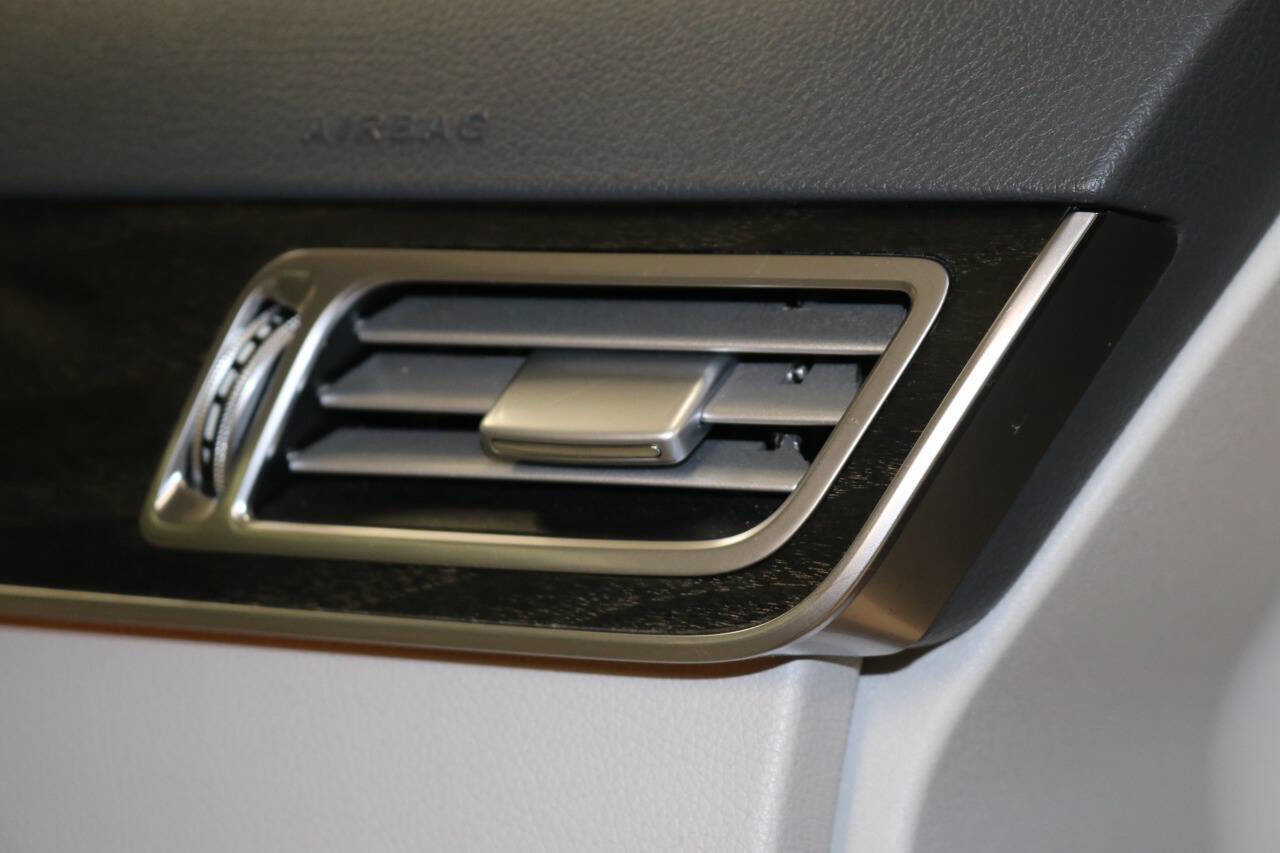 Used 2015 Mercedes-Benz E 350 Sedan image 64
