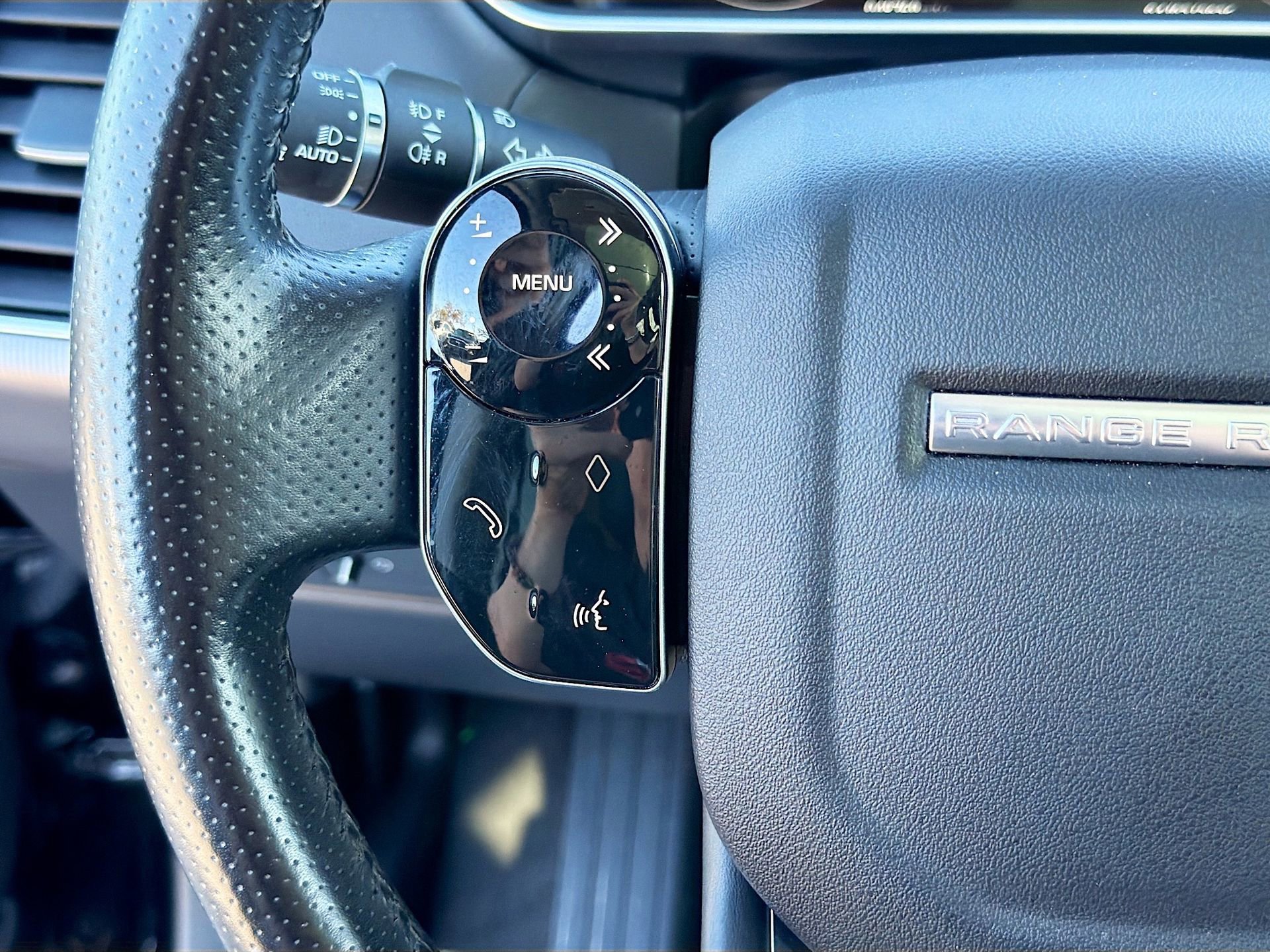 Used 2020 Land Rover Range Rover Sport HSE image 37