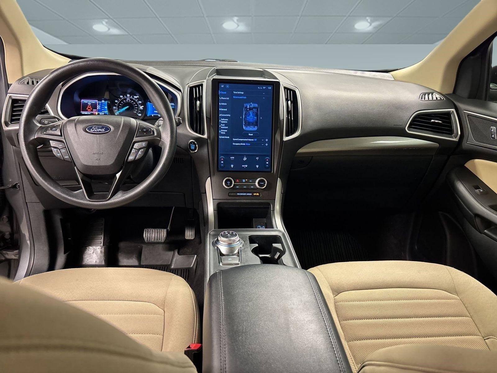 Used 2021 Ford Edge SE image 14