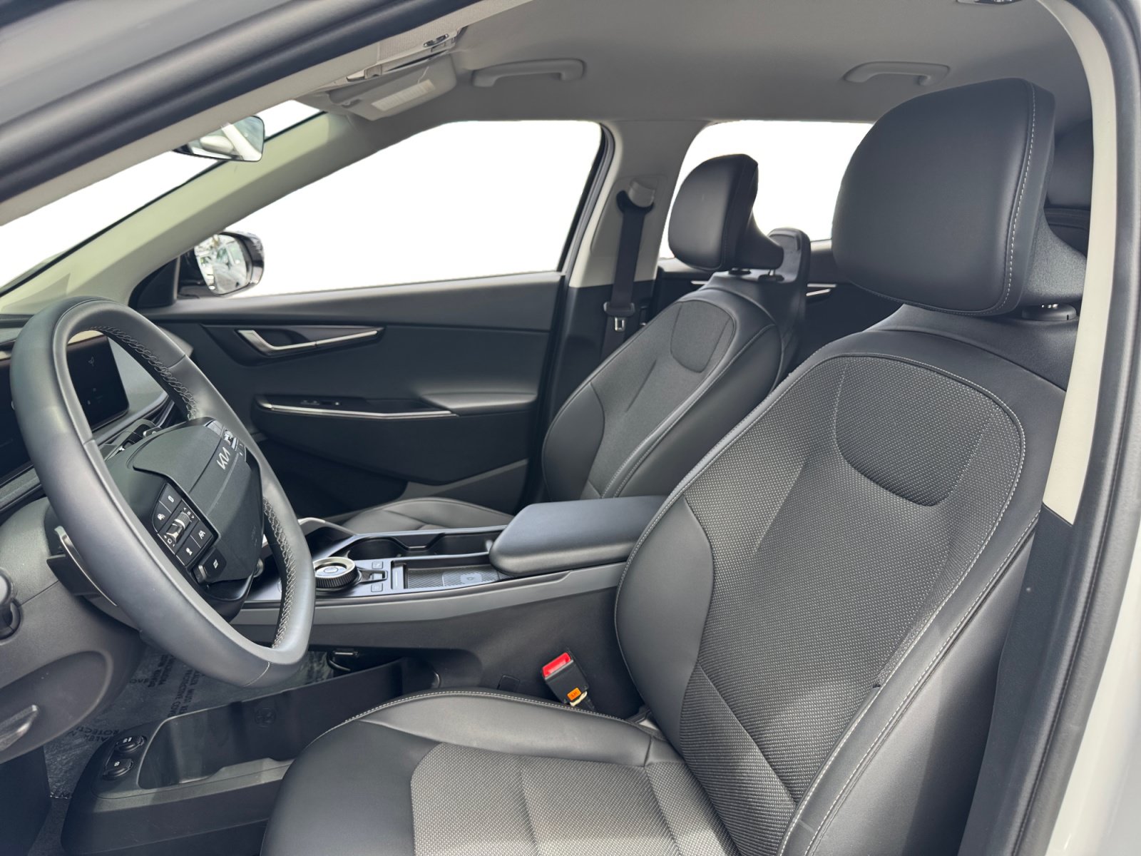 Used 2025 Kia EV6 Light RWD image 9