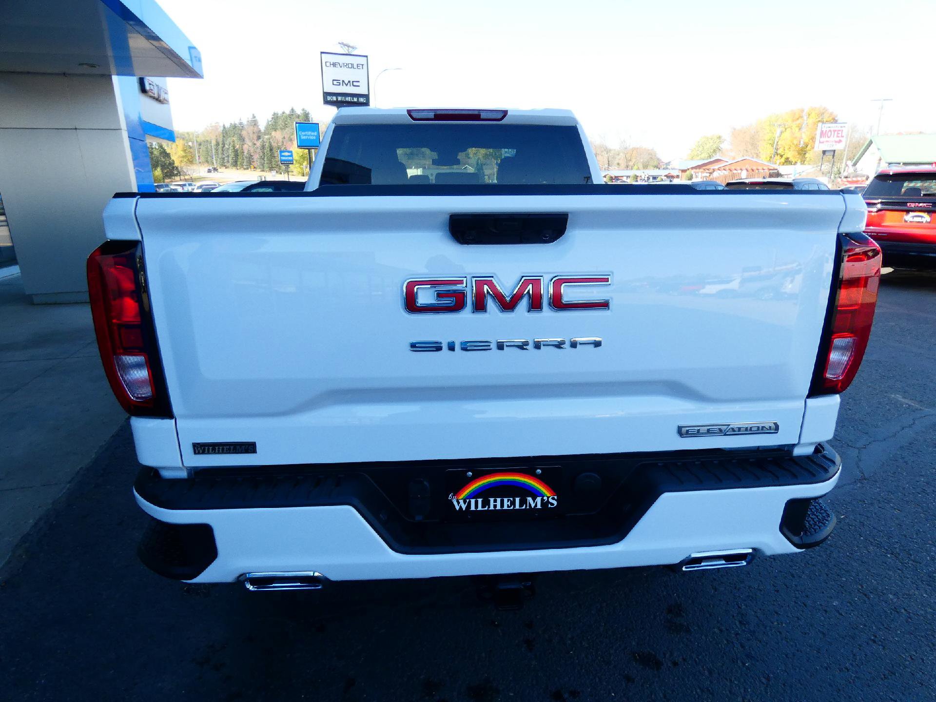 New 2025 GMC Sierra 1500 Elevation image 4