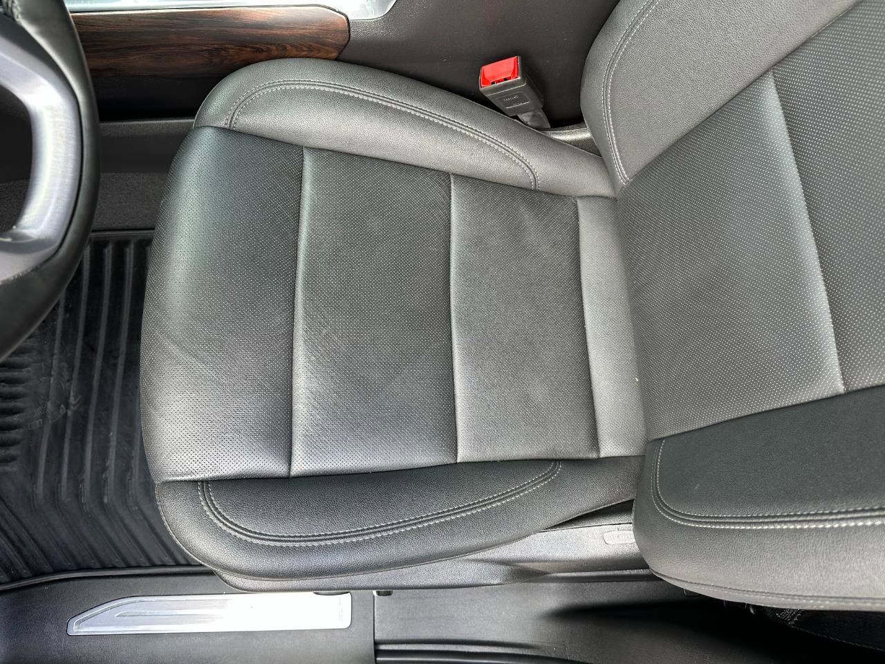 Used 2025 GMC Sierra 1500 SLT w/ SLT Premium Package image 13