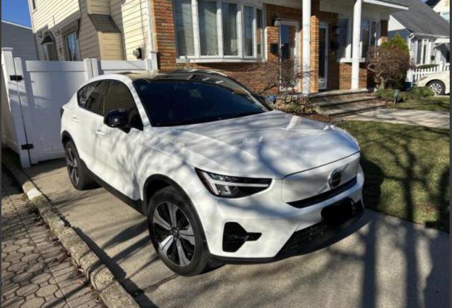 Used 2023 Volvo C40 P8 Recharge Plus AWD/4WD image 2