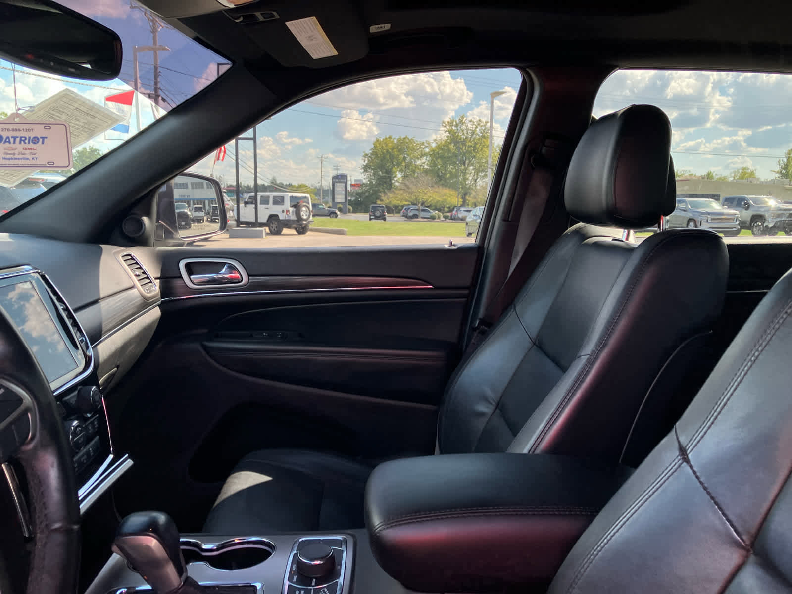 Used 2021 Jeep Grand Cherokee Limited image 10