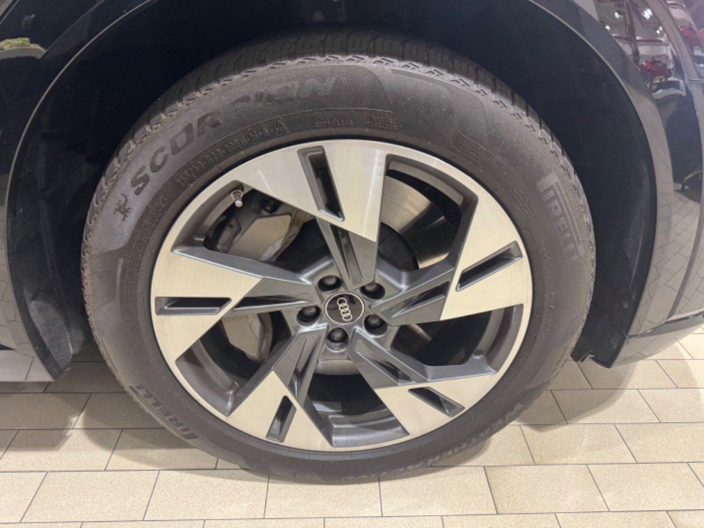 Used 2022 Audi e-tron Premium Plus AWD/4WD image 11