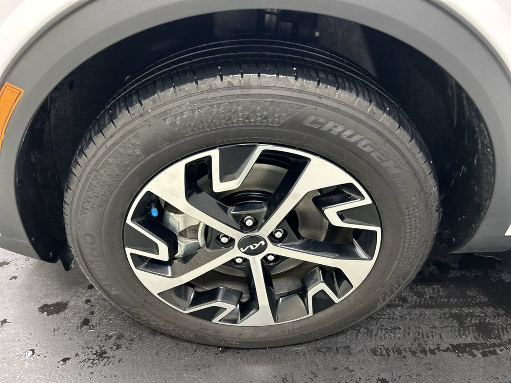 Certified 2024 Kia Sportage EX AWD/4WD image 8