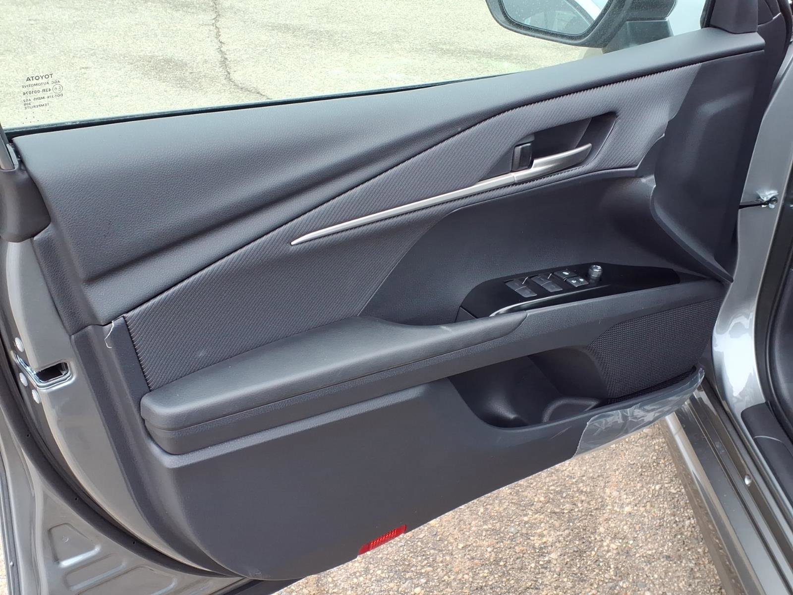 New 2026 Toyota Camry SE image 5