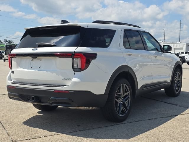 Used 2025 Ford Explorer ST-Line w/ ST-Line Street Pack AWD/4WD image 5