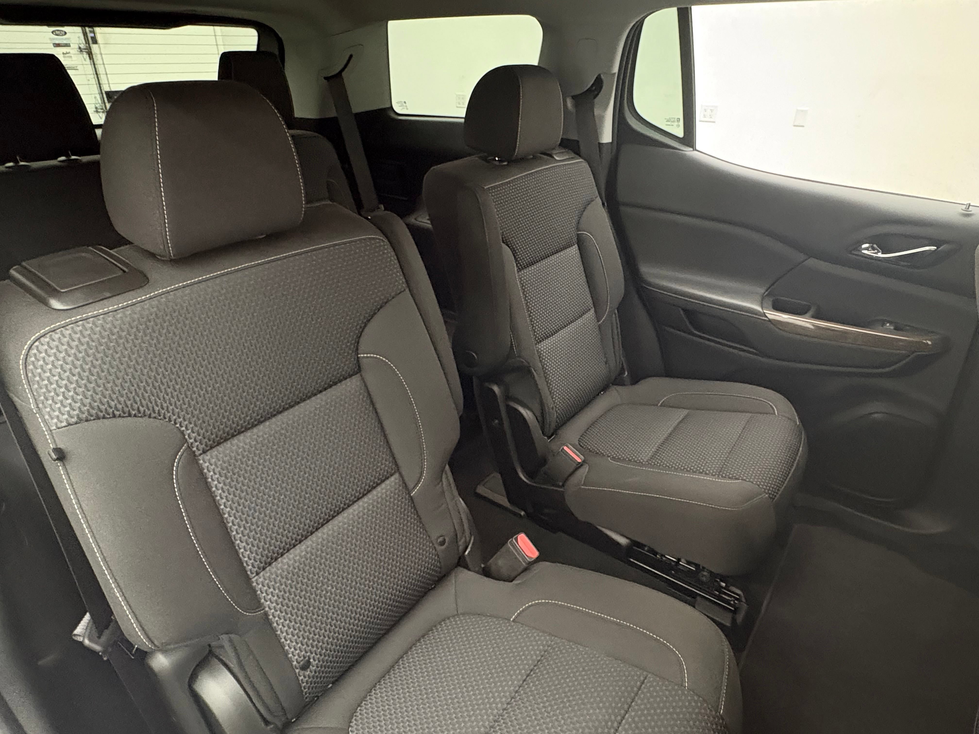 Used 2023 GMC Acadia SLE FWD image 34