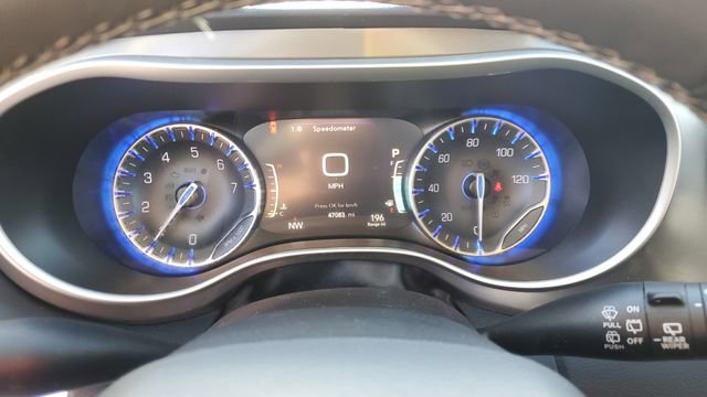 Certified 2024 Chrysler Pacifica Touring-L image 12