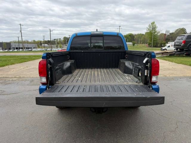 Used 2016 Toyota Tacoma TRD Sport w/ Towing Package RWD image 7