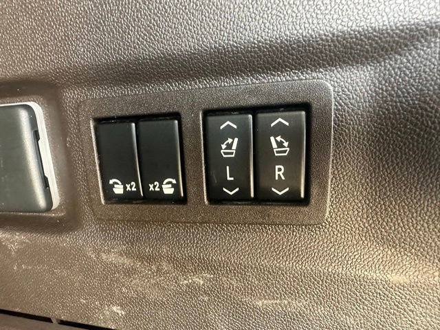 Used 2022 Chevrolet Tahoe LT w/ Luxury Package AWD/4WD image 26