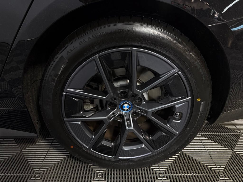 Used 2023 BMW i4 eDrive40 w/ Premium Package RWD image 9