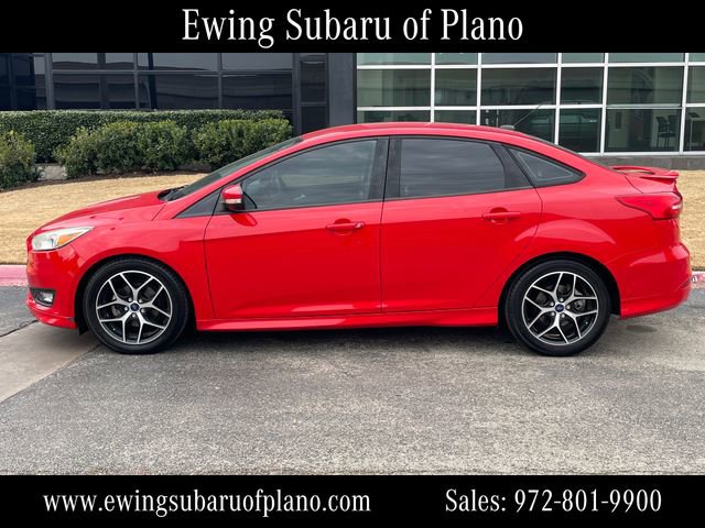 Used 2015 Ford Focus SE w/ SE Sport Package image 3