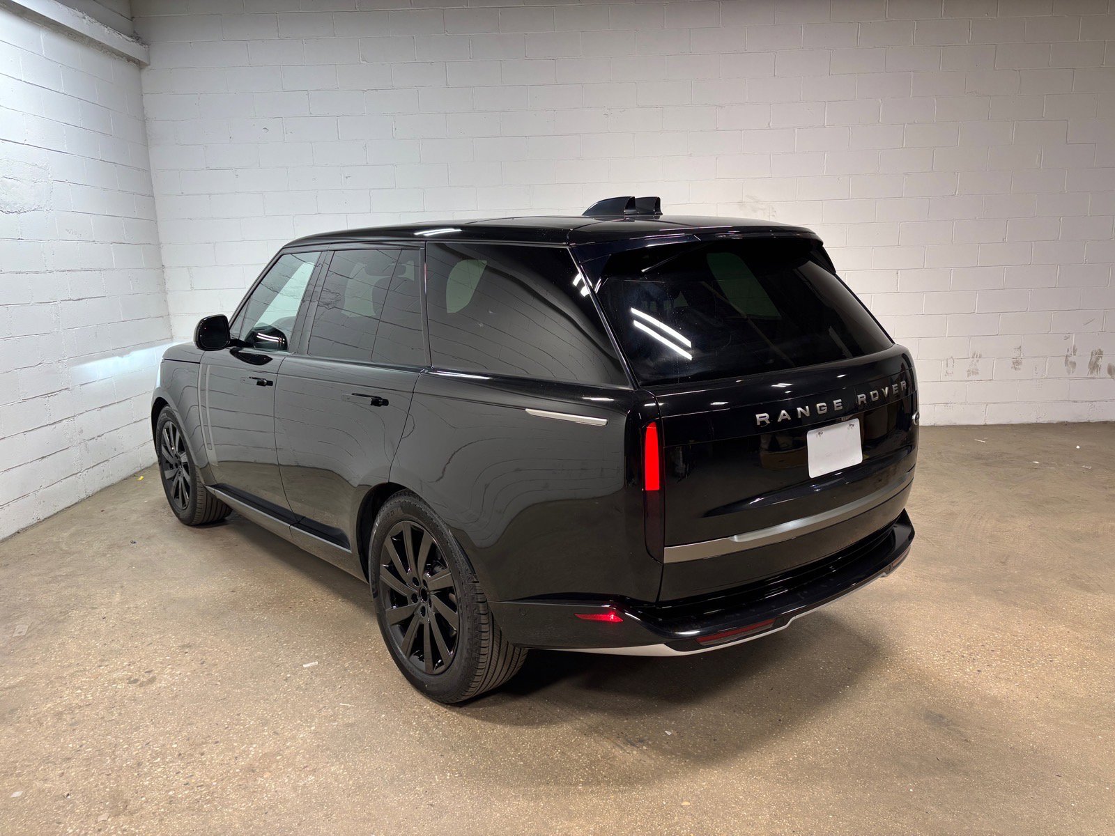 Used 2023 Land Rover Range Rover SE image 9