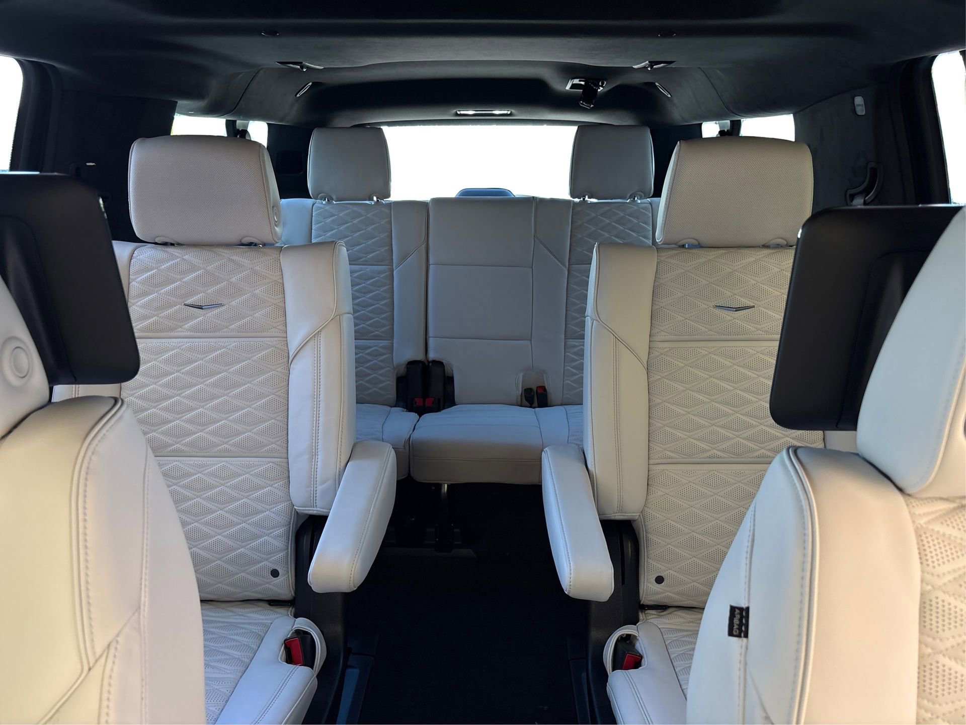 New 2026 Cadillac Escalade ESV Platinum Sport w/ LPO, ONYX Package image 17