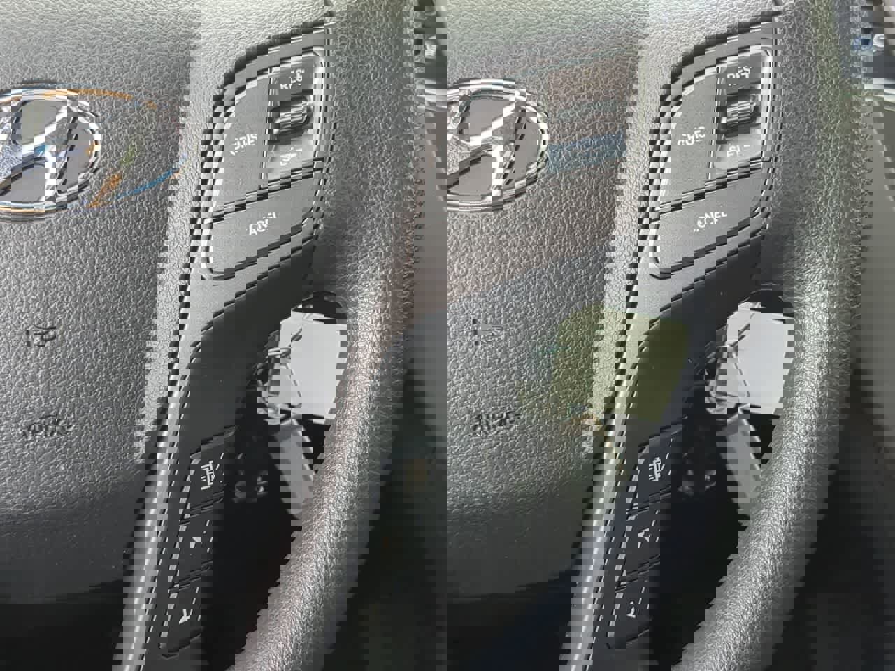 Used 2017 Hyundai Santa Fe Sport image 24