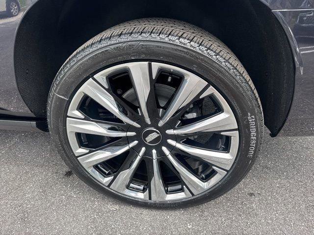 New 2025 Cadillac Escalade ESV Premium Luxury Platinum image 28