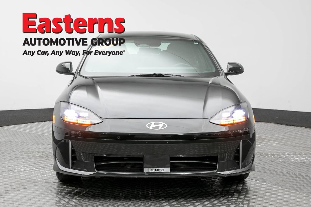 Used 2024 Hyundai Ioniq 6 SE RWD image 2