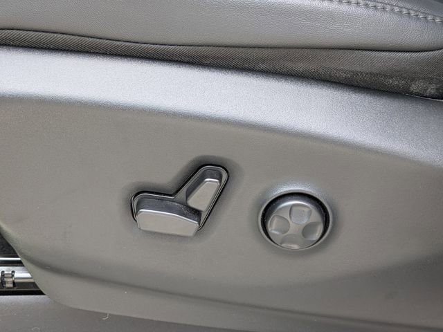 Used 2024 Chrysler Pacifica Touring-L AWD/4WD image 25