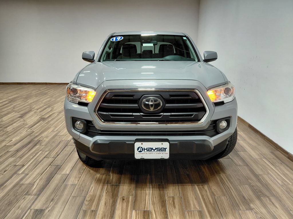 Used 2019 Toyota Tacoma SR5 AWD/4WD image 12
