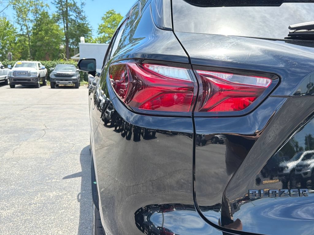 Used 2022 Chevrolet Blazer RS FWD image 12
