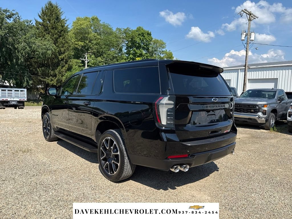 Used 2025 Chevrolet Suburban RST w/ Comfort Package AWD/4WD image 3