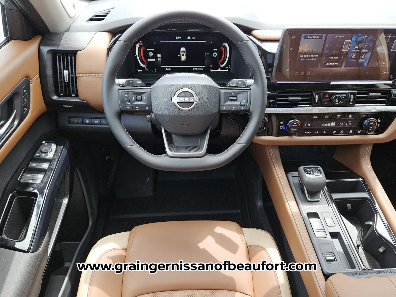 New 2026 Nissan Pathfinder Platinum FWD image 5