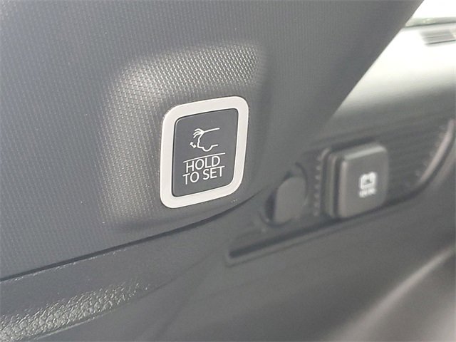 New 2025 Jeep Grand Cherokee Limited w/ Trailer Tow Package image 9