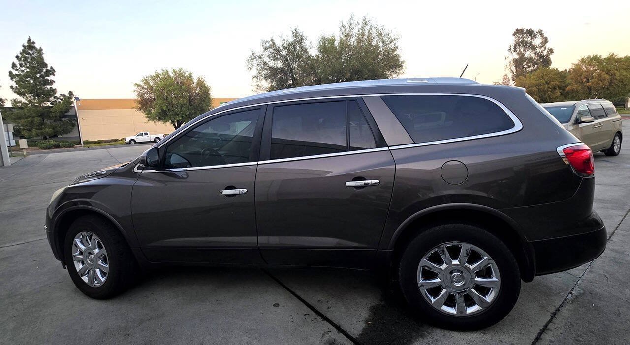 Used 2012 Buick Enclave Leather FWD image 2
