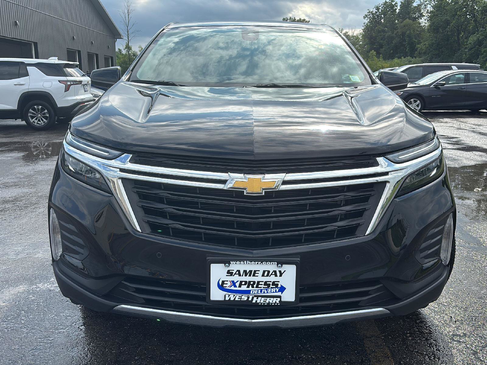 Used 2024 Chevrolet Equinox LT AWD/4WD image 2
