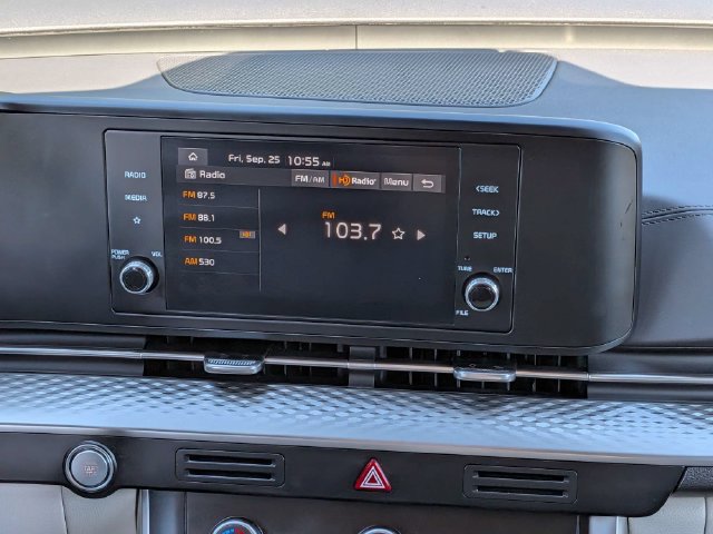 Used 2024 Kia Carnival LX FWD image 19