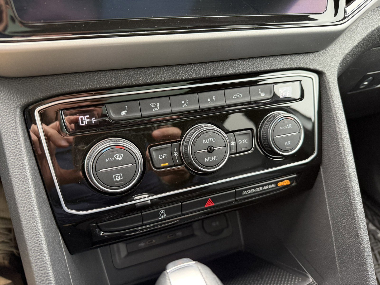 Used 2021 Volkswagen Atlas Cross Sport SEL image 18