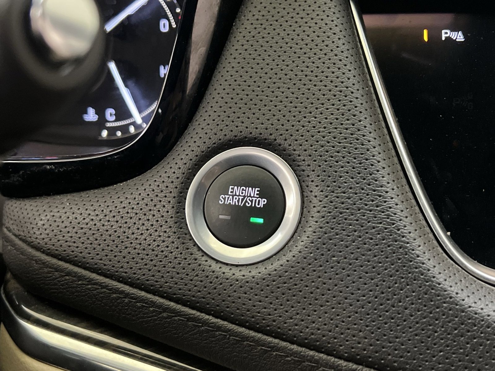 Used 2019 Cadillac XT5 FWD image 29