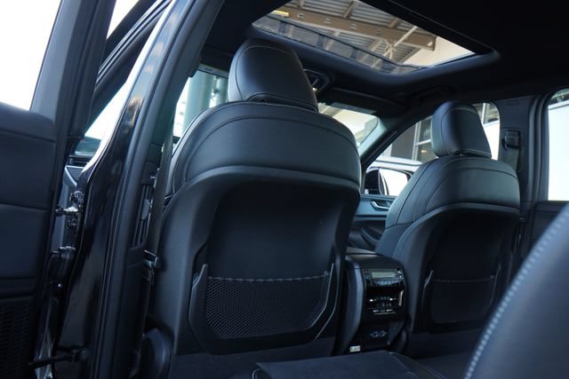 Used 2024 Jeep Grand Cherokee L Altitude AWD/4WD image 26