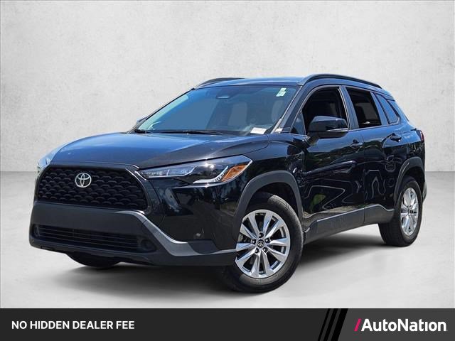 Used 2023 Toyota Corolla Cross LE w/ Moonroof Package