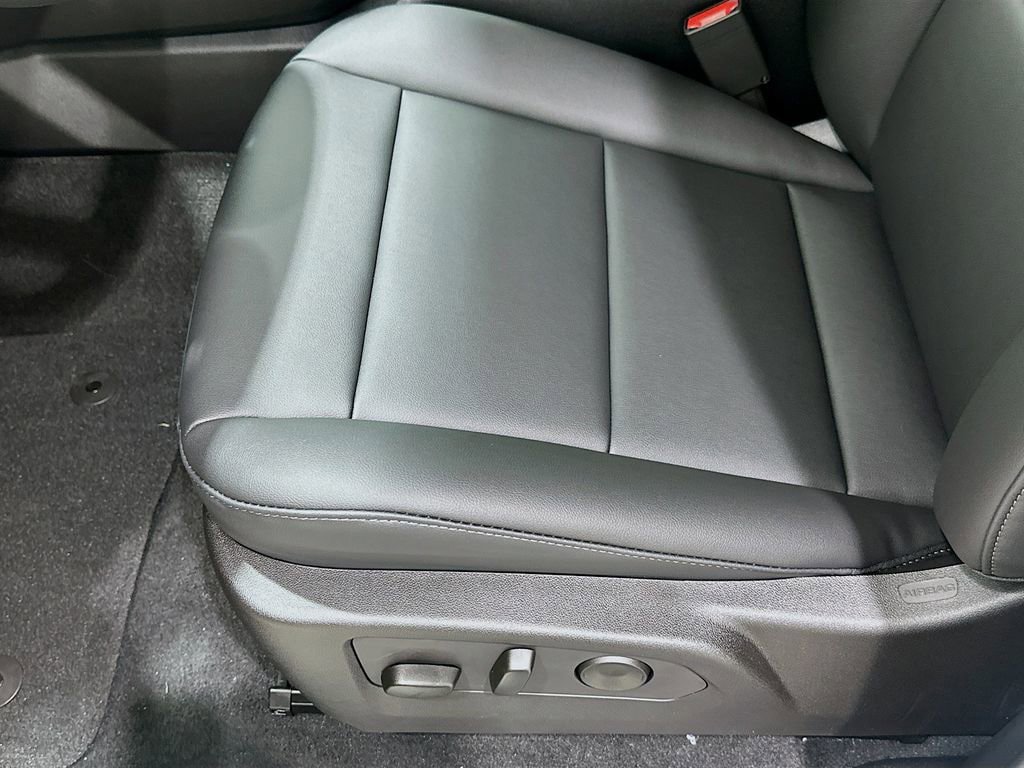 New 2026 GMC Canyon Elevation w/ Convenience Package RWD image 20