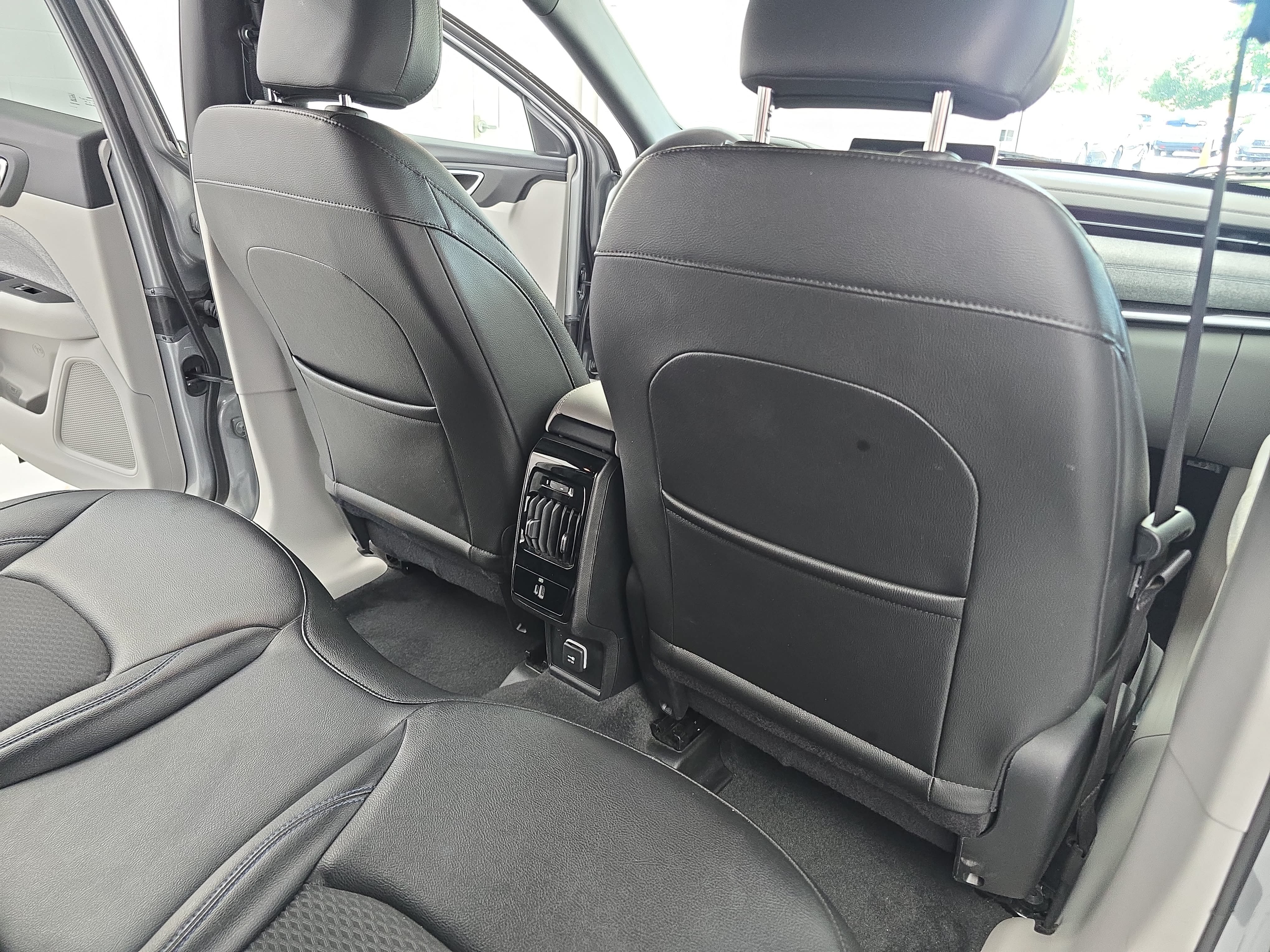 Used 2024 Jeep Compass Latitude w/ Convenience Group AWD/4WD image 11