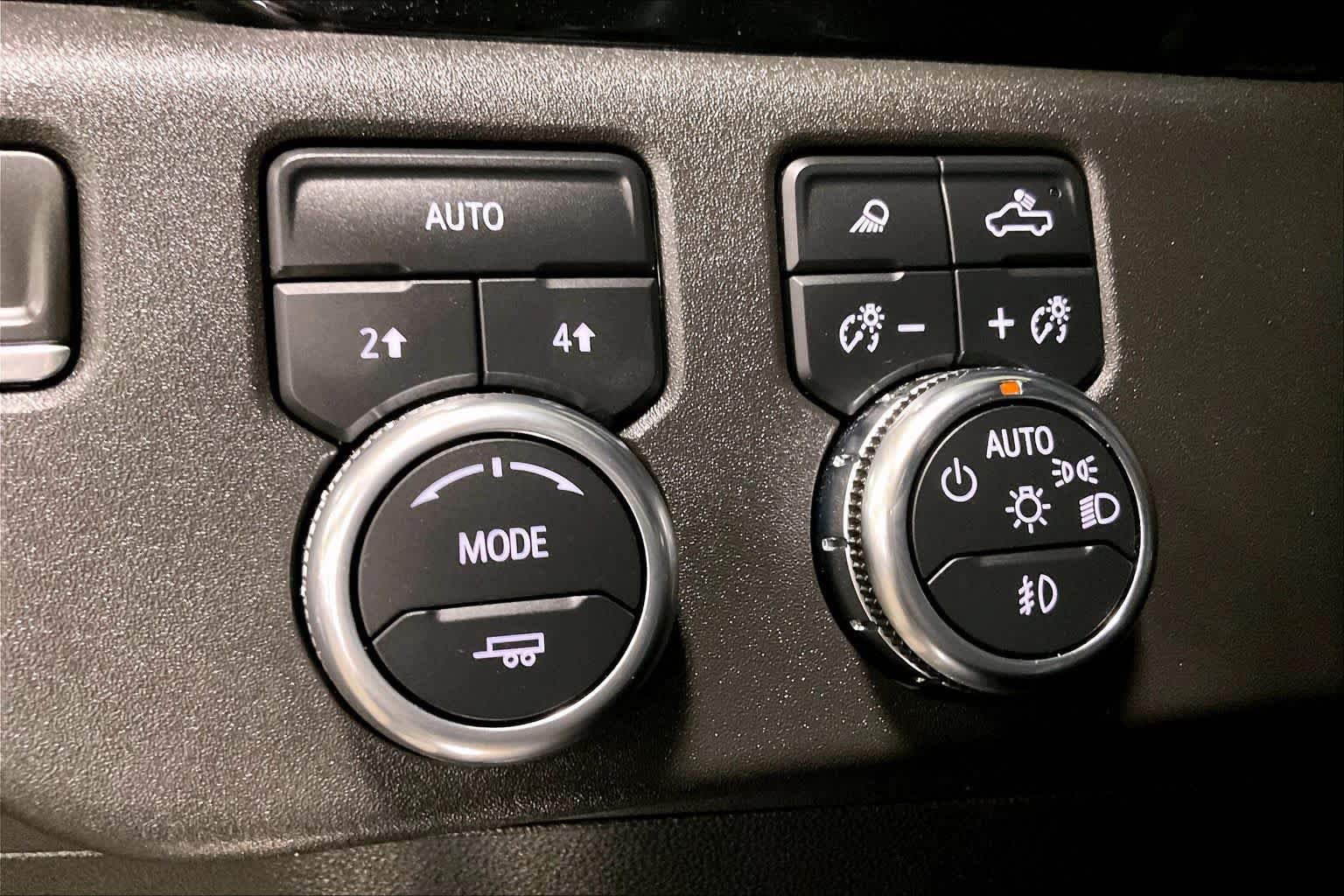 Used 2023 GMC Sierra 1500 SLT w/ SLT Convenience Package AWD/4WD image 33